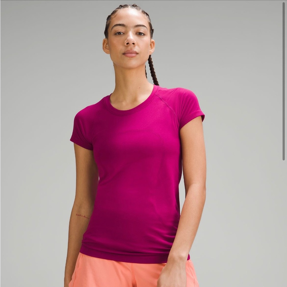 Size Zero Magenta Purple Short Sleeve Swiftly Tech 2.0
